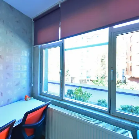 Campucity Kiz Ogrenci Yurdu Sisli - *