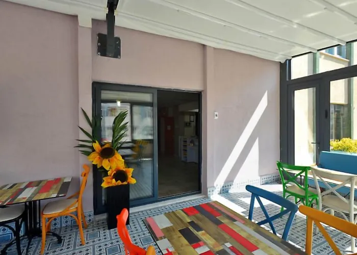 Campucity Kiz Ogrenci Yurdu Sisli - * Istanboel