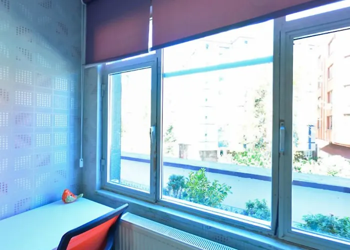 Campucity Kiz Ogrenci Yurdu Sisli - *