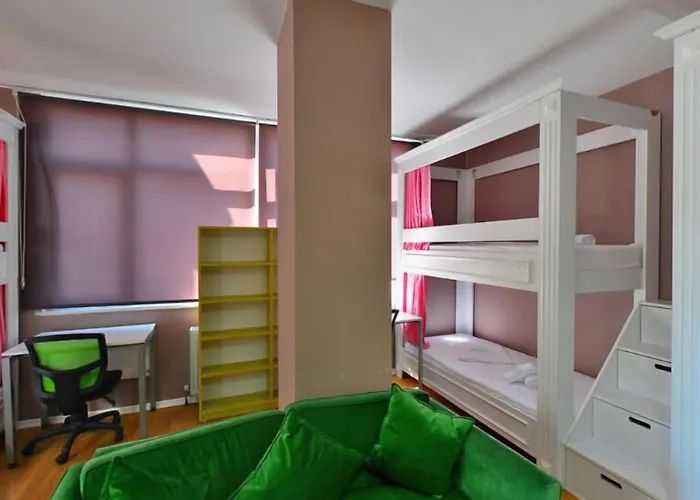 Hotel Campucity Kiz Ogrenci Yurdu Sisli - *