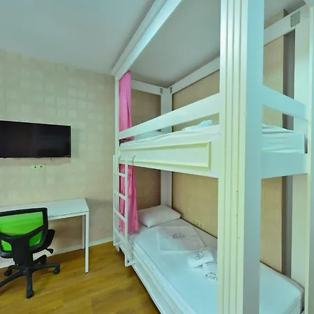 Campucity Kiz Ogrenci Yurdu Sisli - *